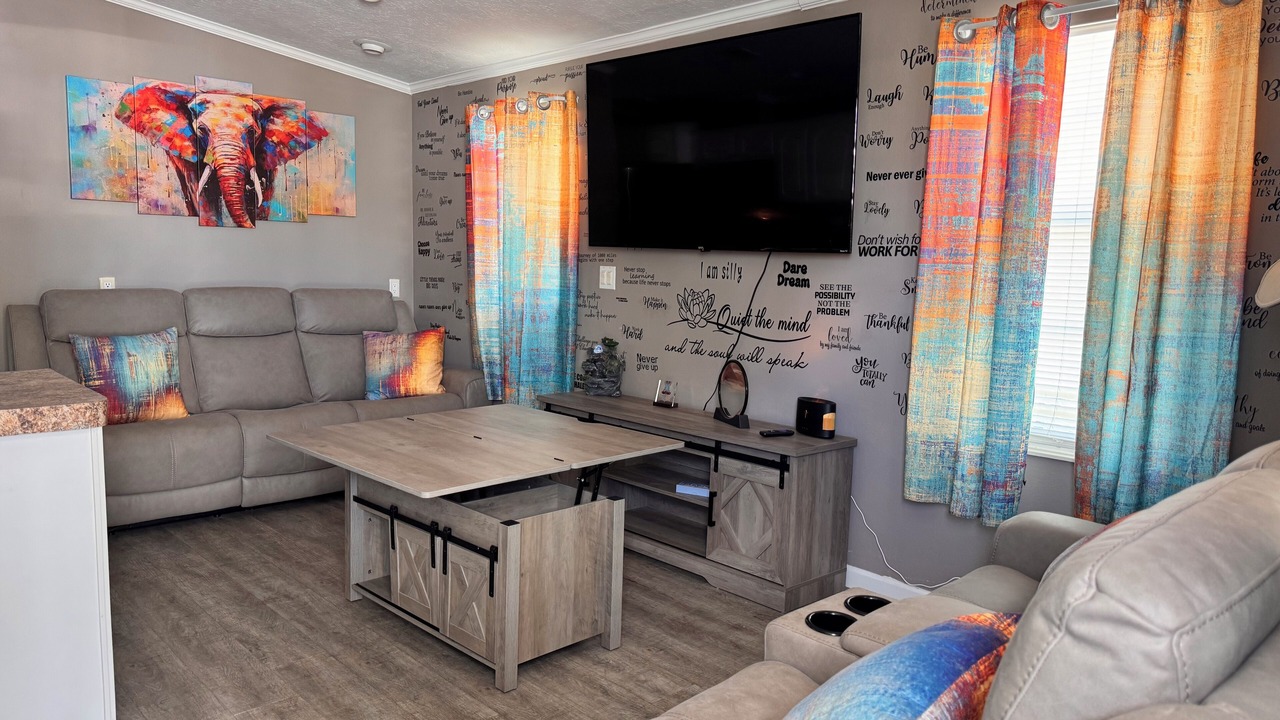 Photo of Livingroom in Bayshore Gardens