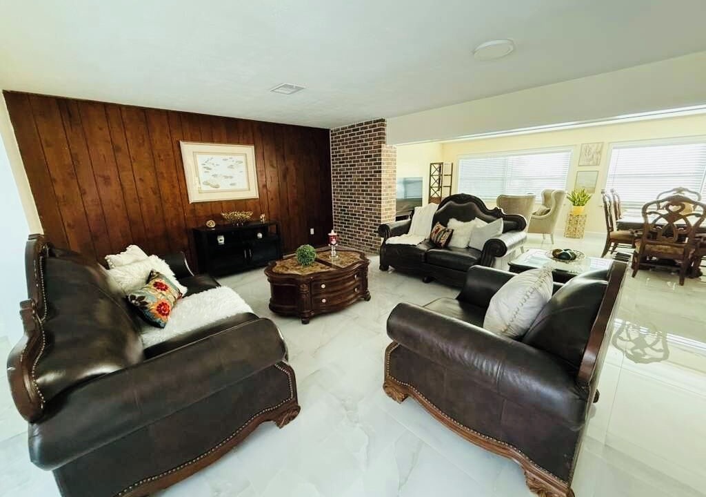 Photo of Livingroom in Lochmoor Waterway Estates
