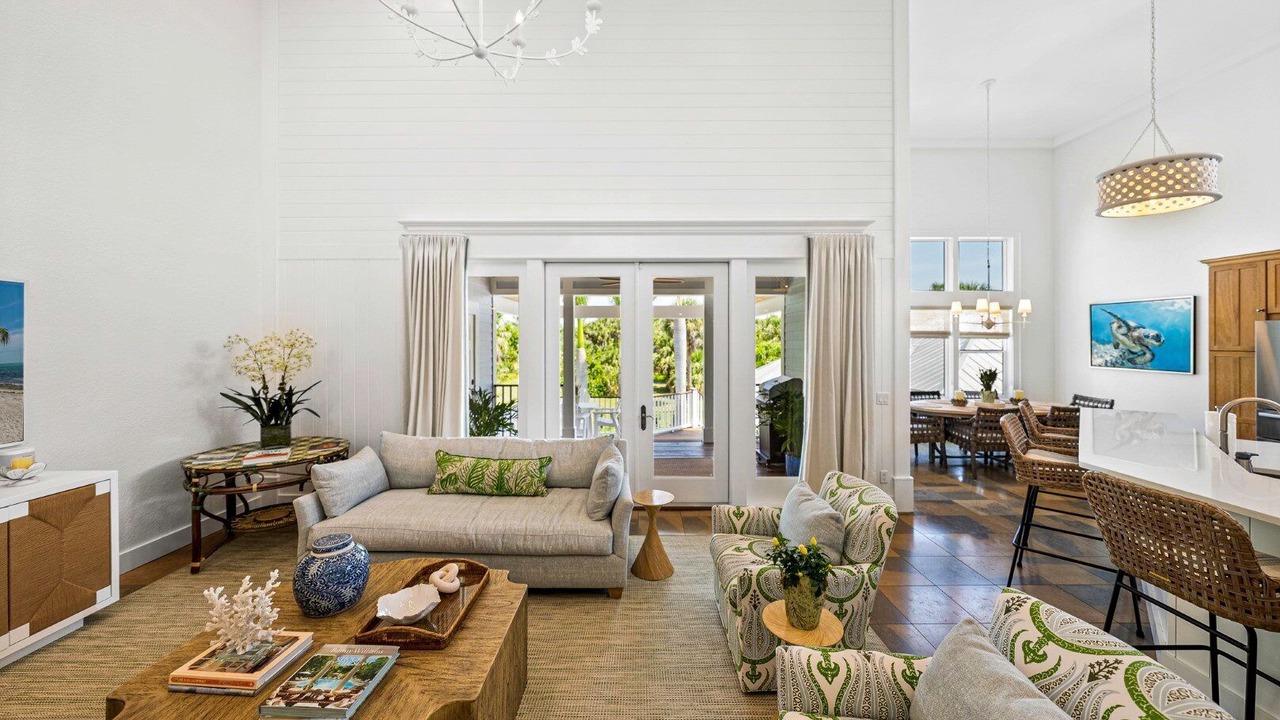 Photo of Livingroom in Golden Beach
