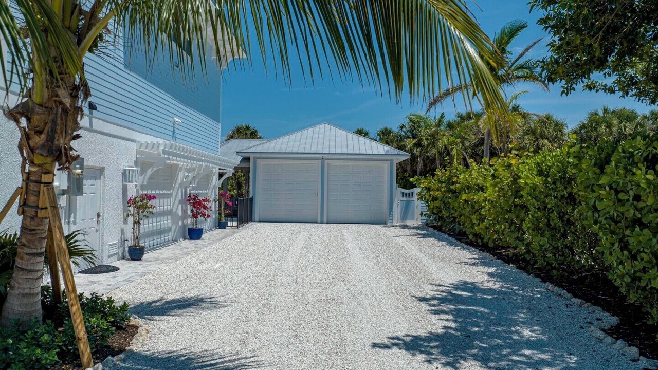 Photo of Outdoor in Golden Beach