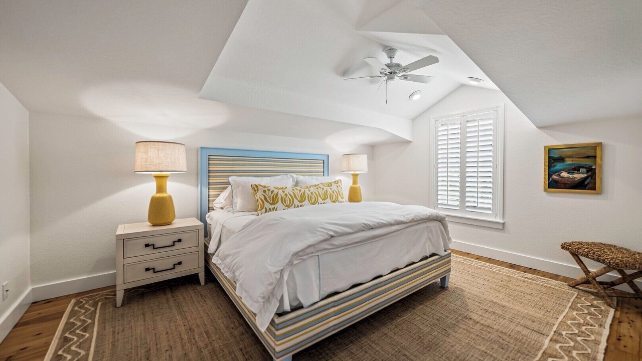 Photo of Bedroom in Golden Beach
