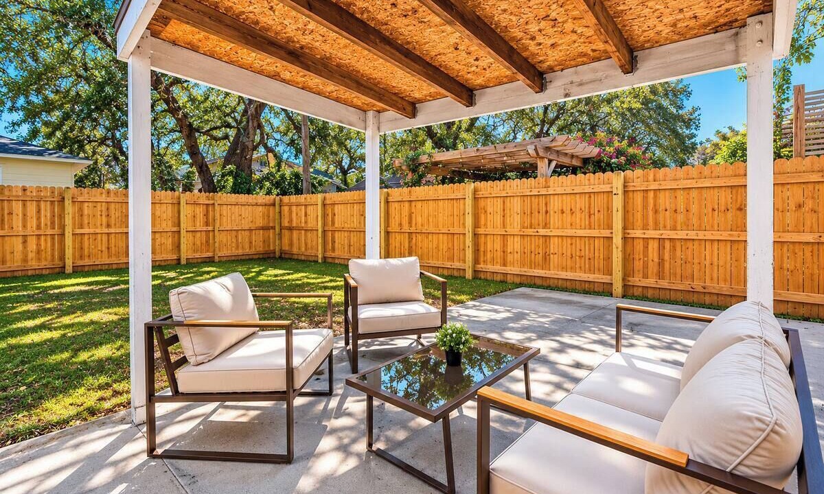 Photo of Patio Balcony in Historic Uptown