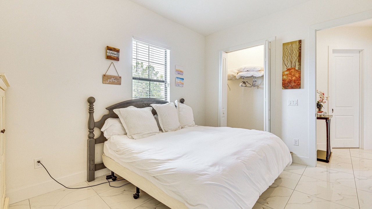 Photo of Bedroom in Sunshine