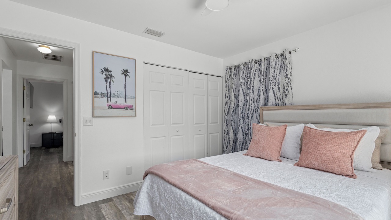 Photo of Bedroom in Gulf Gate Estates