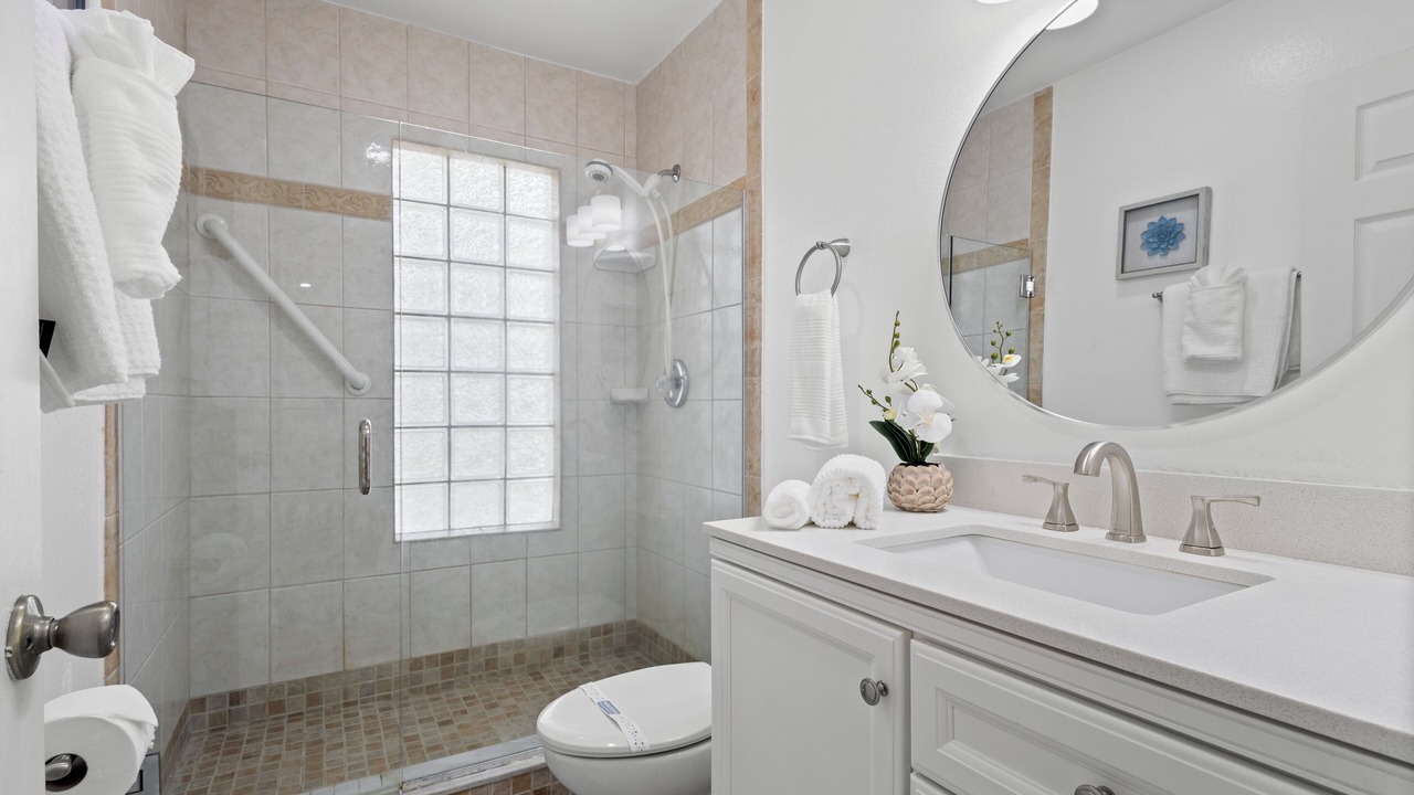 Photo of Bathroom in Gulf Gate Estates