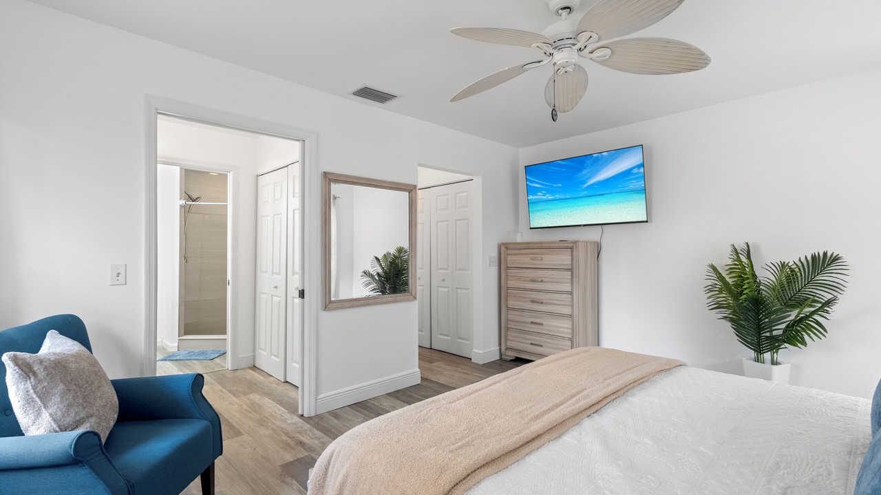 Photo of Bedroom in Gulf Gate Estates