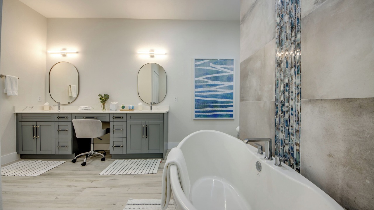 Photo of Bathroom in Trafalgar