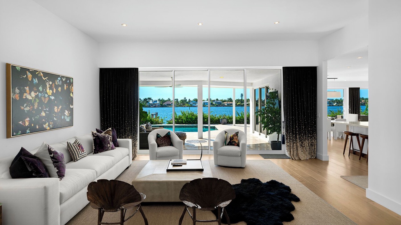 Photo of Livingroom in Royal Harbor