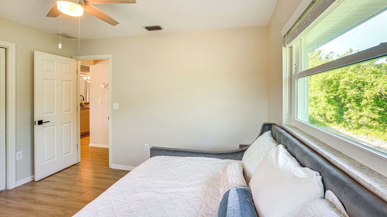 Photo of Bedroom in Englewood East