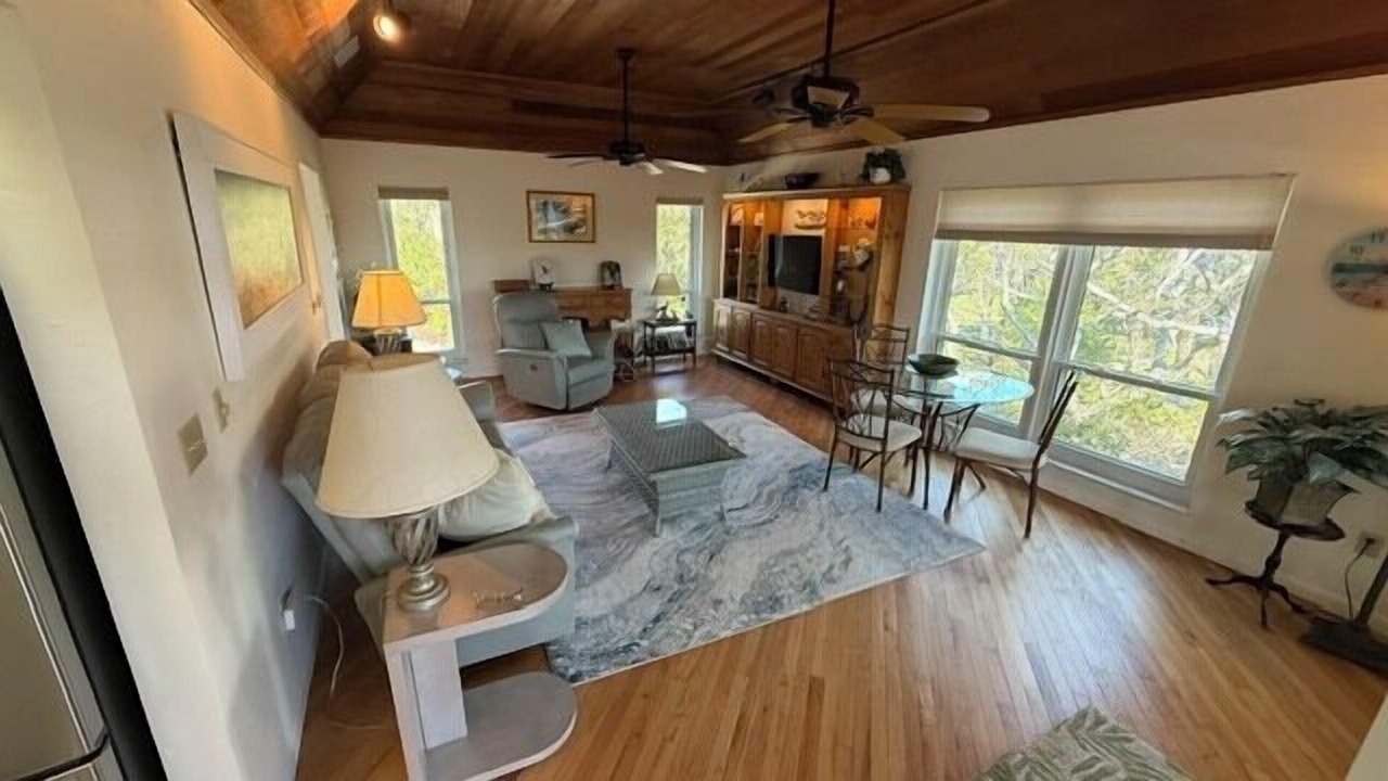 Photo of Livingroom in Gulf Pines