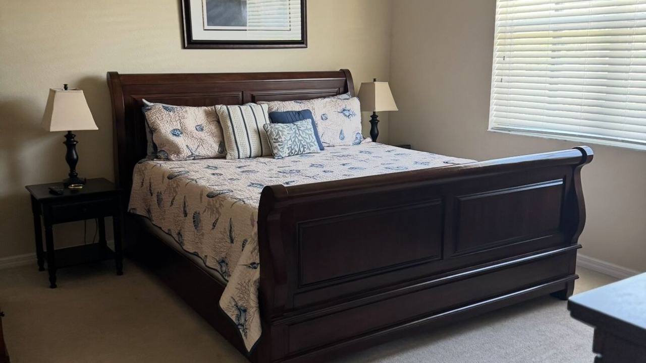 Photo of Bedroom in River Hall