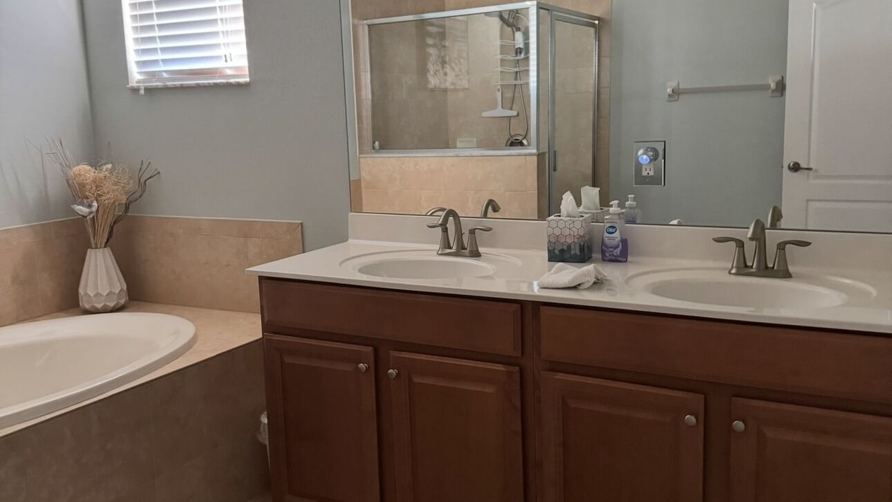 Photo of Bathroom in River Hall