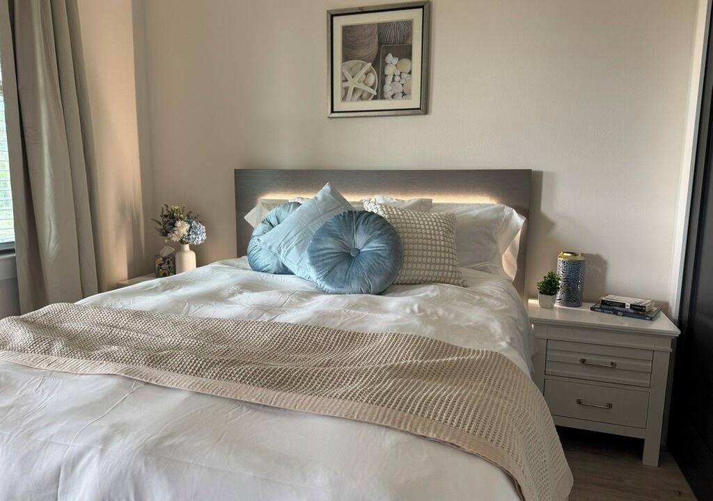 Photo of Bedroom in Oakland Hills