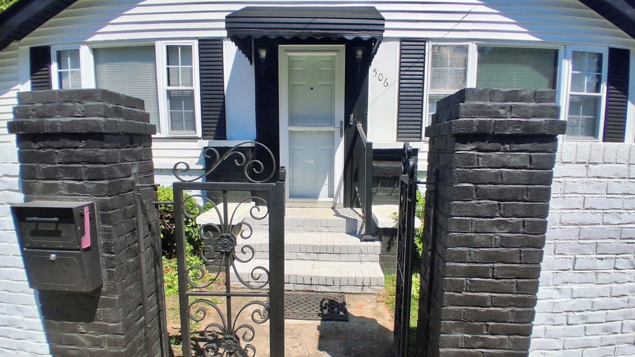Photo of Outdoor in Colonel Elias Earle Historic District