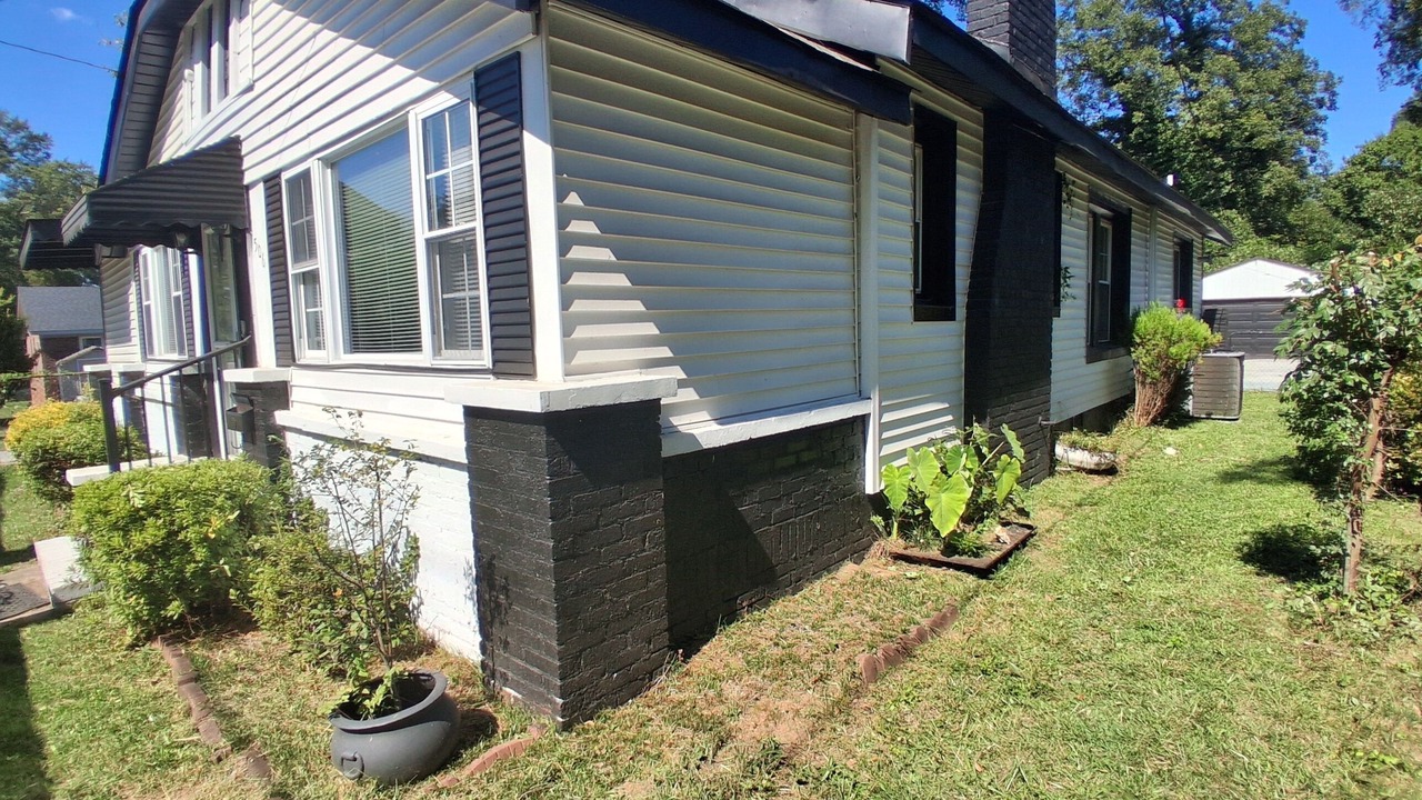 Photo of Outdoor in Colonel Elias Earle Historic District