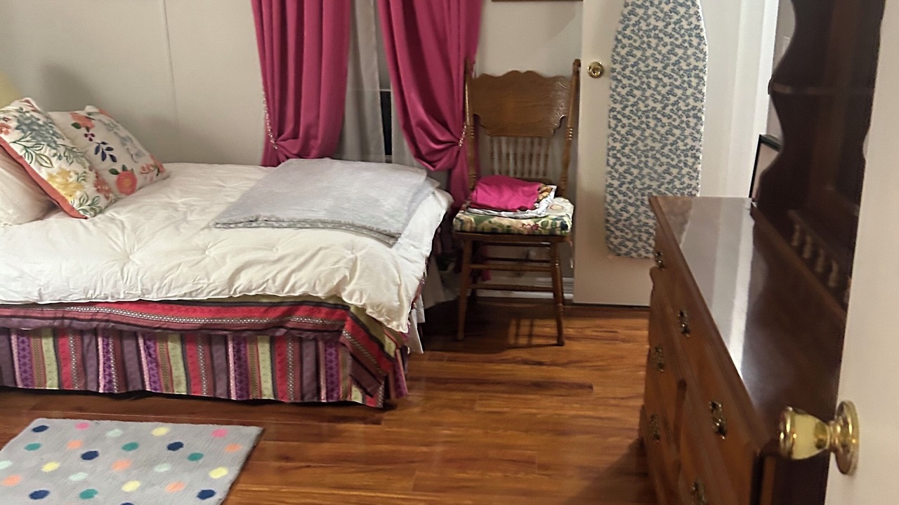 Photo of Bedroom in Warm Mineral Springs