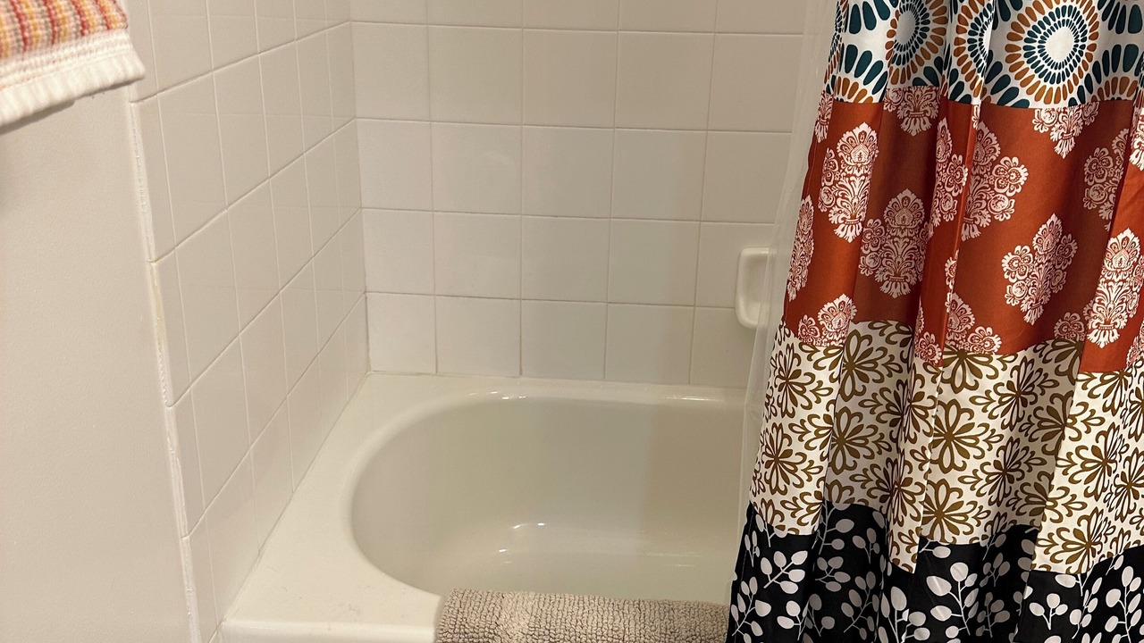 Photo of Bathroom in Beachwalk Isles