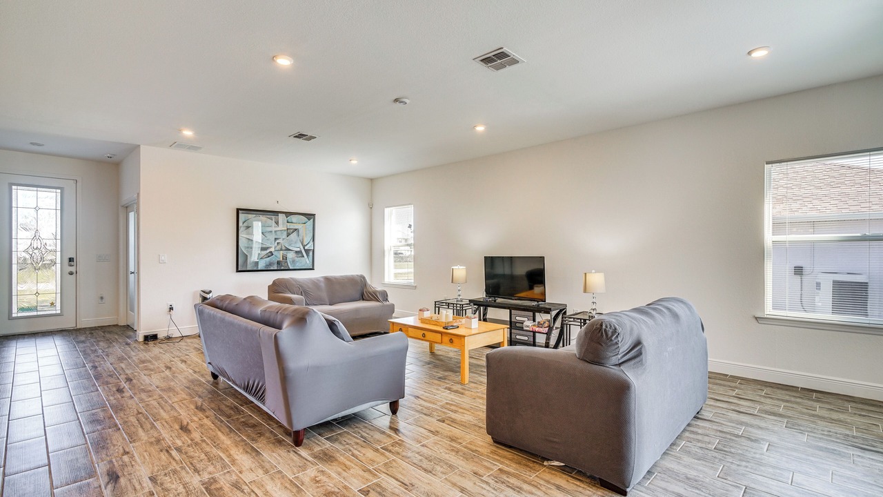 Photo of Livingroom in Harbour Heights