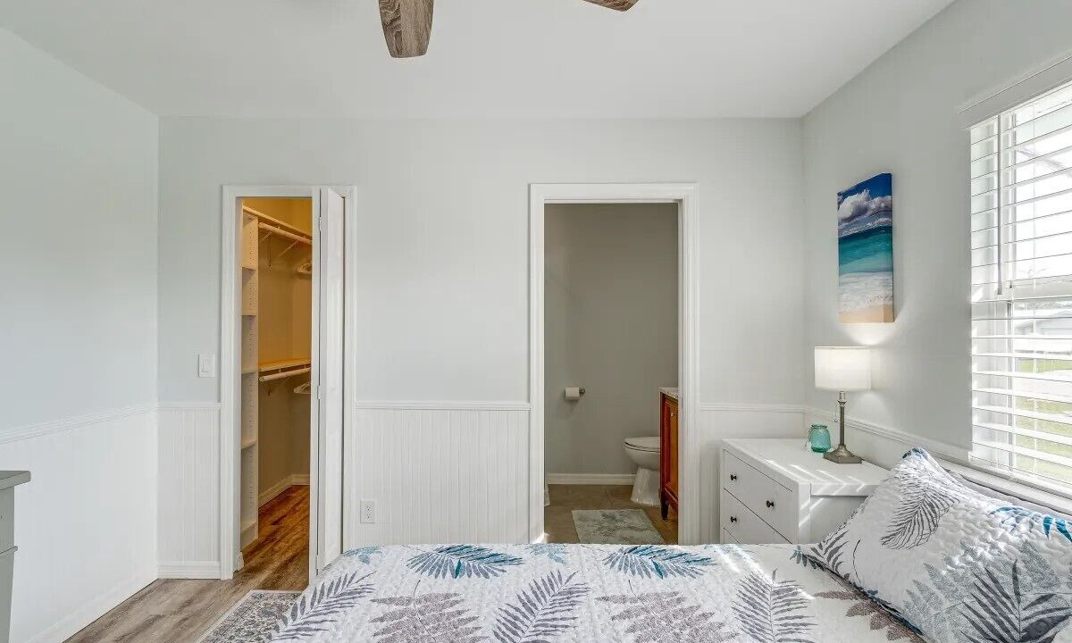 Photo of Bedroom in Bokeelia