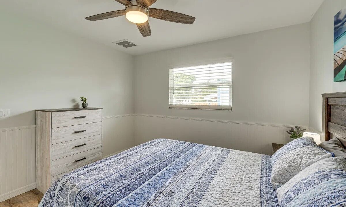 Photo of Bedroom in Bokeelia
