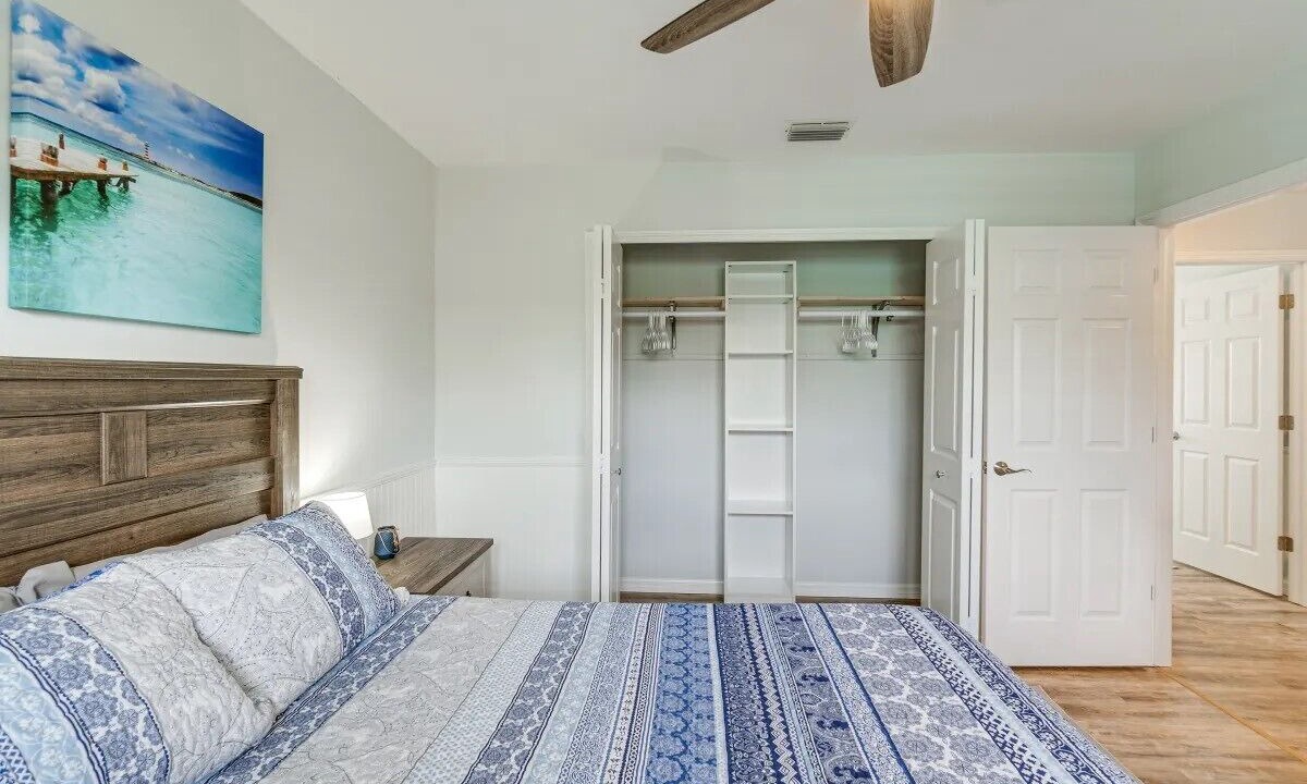 Photo of Bedroom in Bokeelia