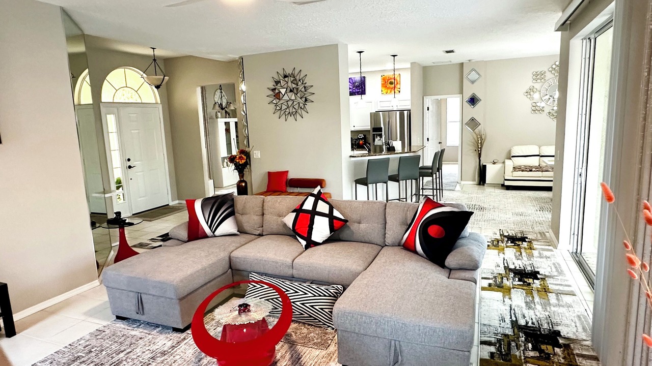 Photo of Livingroom in Woodmere Lakes
