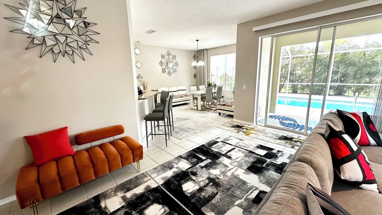 Photo of Livingroom in Woodmere Lakes
