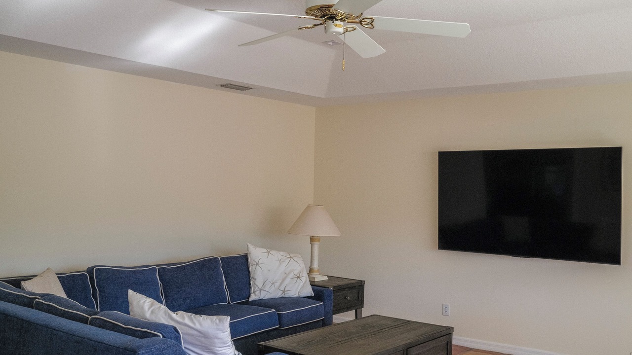 Photo of Livingroom in South Gulf Cove
