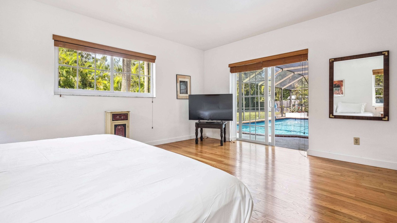Photo of Bedroom in Pinecrest