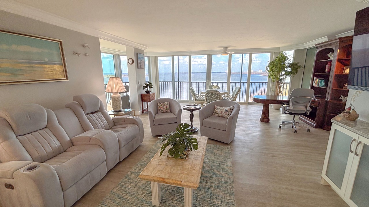 Photo of Livingroom in Punta Rassa