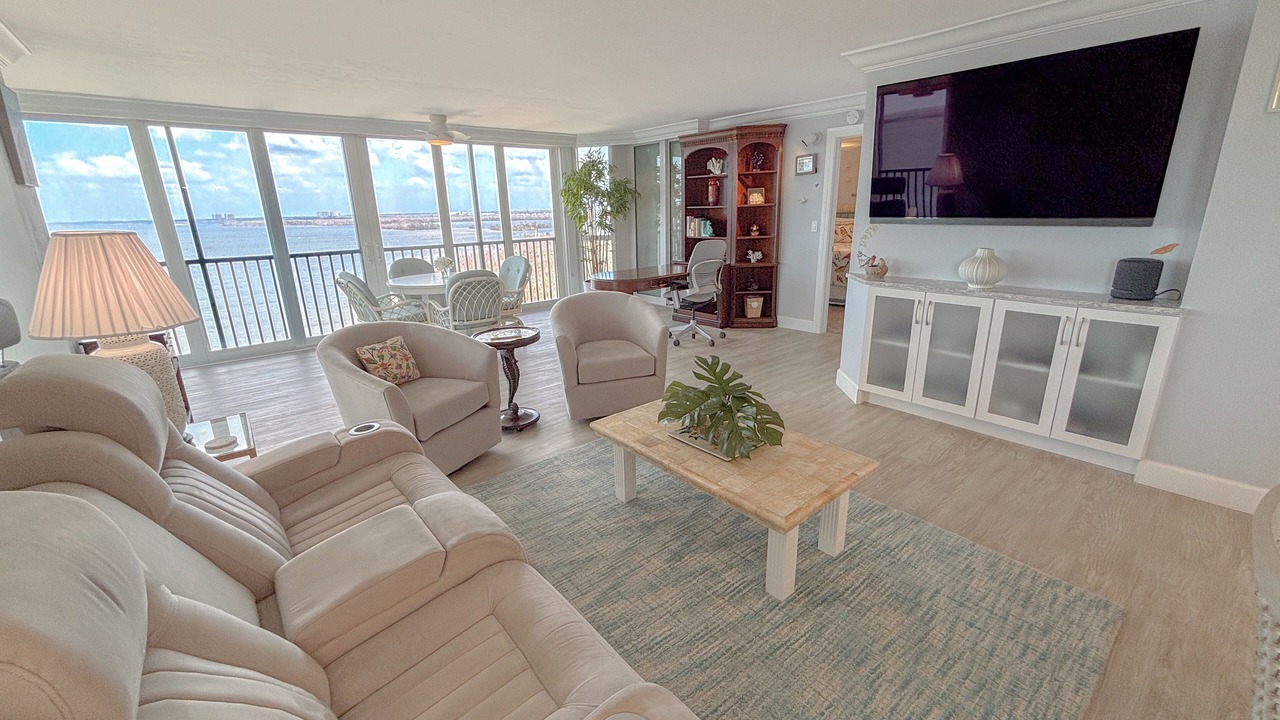 Photo of Livingroom in Punta Rassa