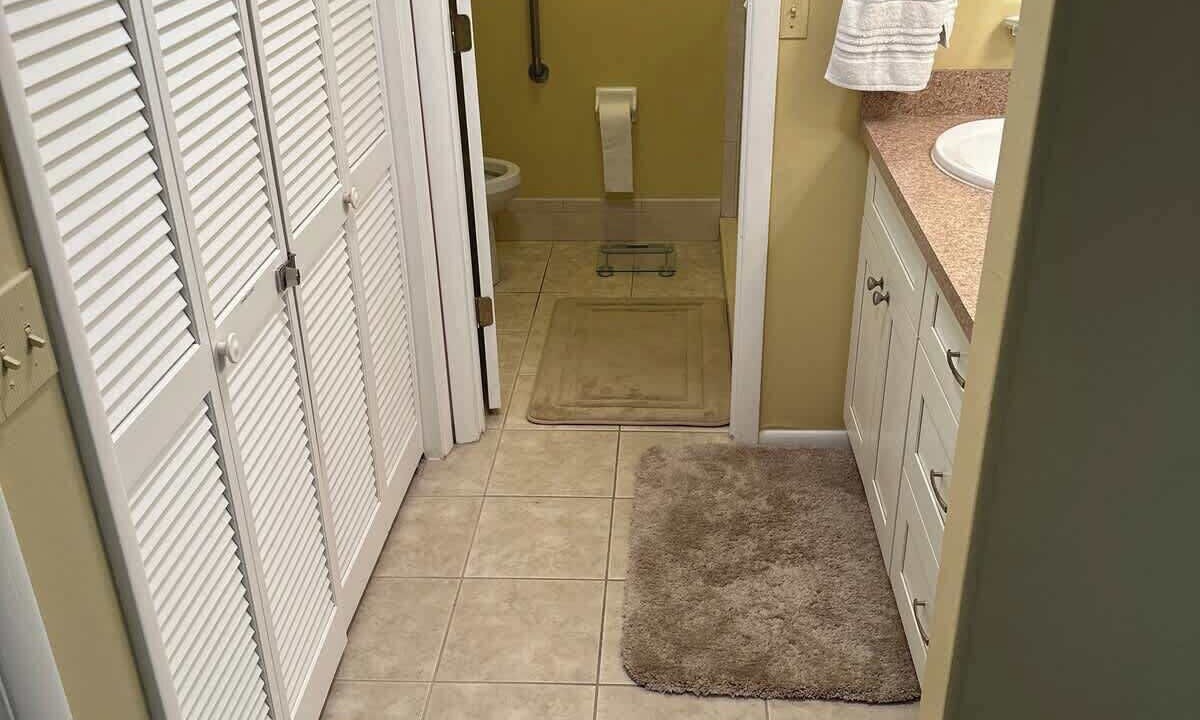 Photo of Bathroom in East Lake Woodlands