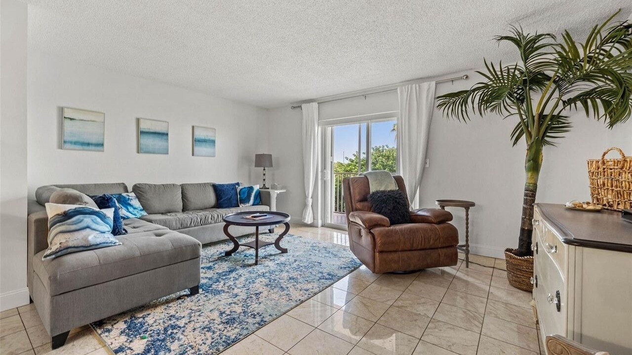 Photo of Livingroom in Pinellas Point