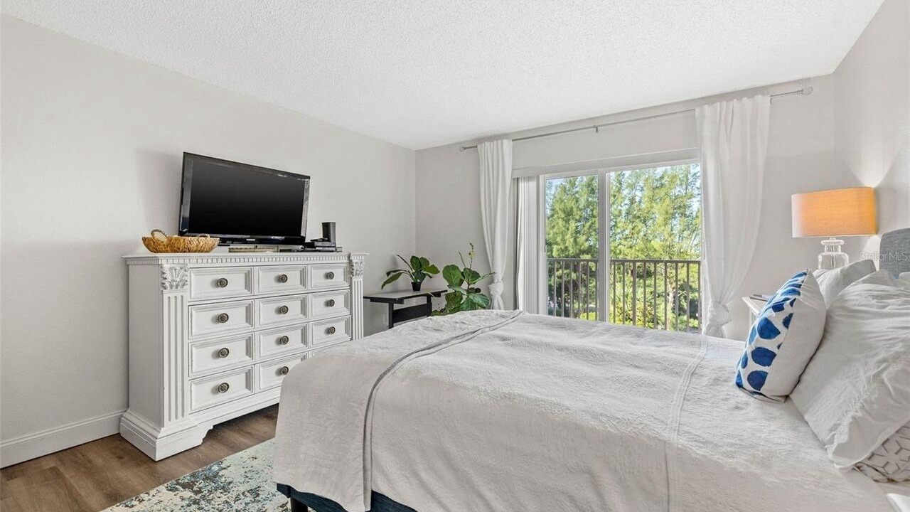 Photo of Bedroom in Pinellas Point