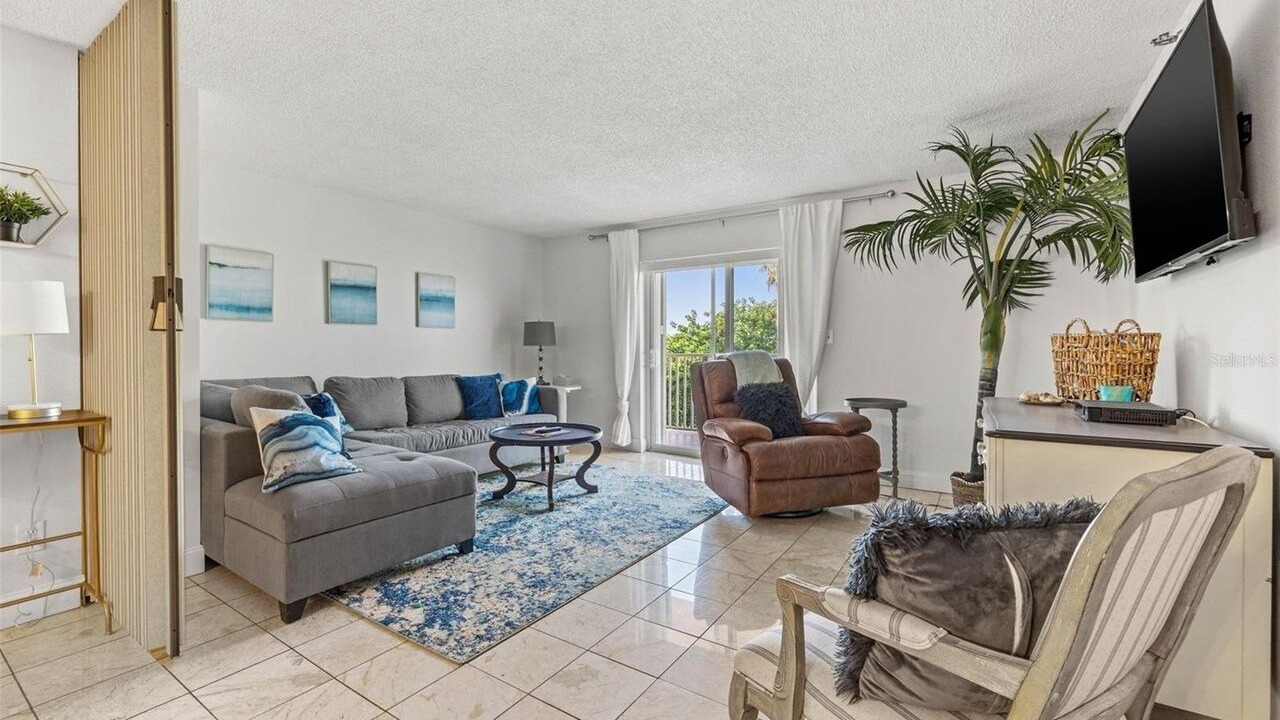 Photo of Livingroom in Pinellas Point