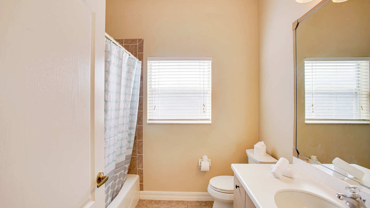 Photo of Bathroom in Diplomat