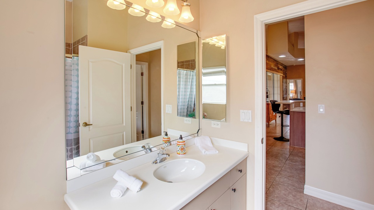 Photo of Bathroom in Diplomat