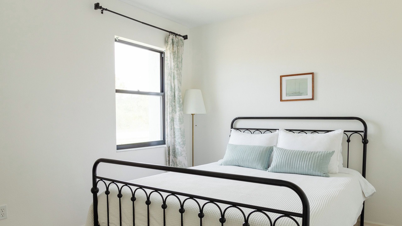 Photo of Bedroom in Englewood East