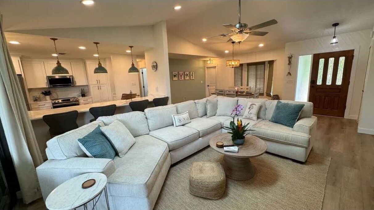 Photo of Livingroom in Gulf Cove