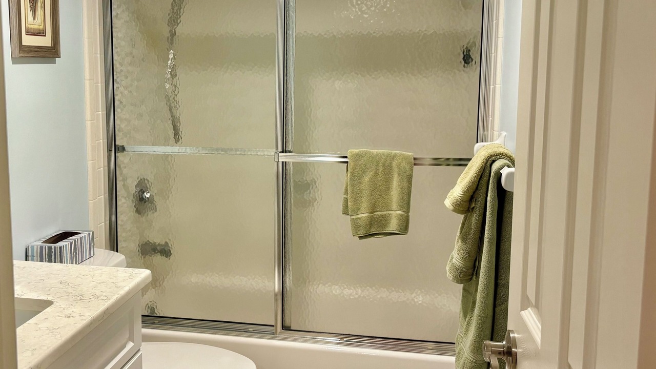 Photo of Bathroom in Park Shore