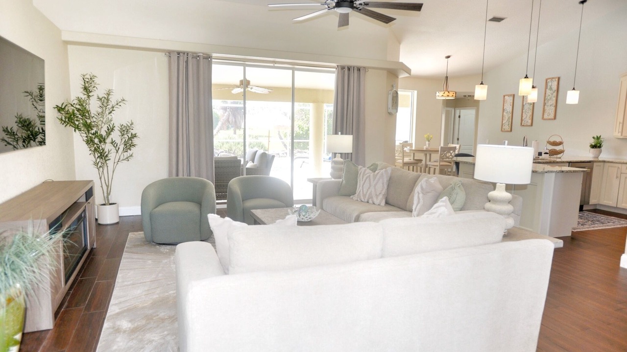 Photo of Livingroom in Long Meadow