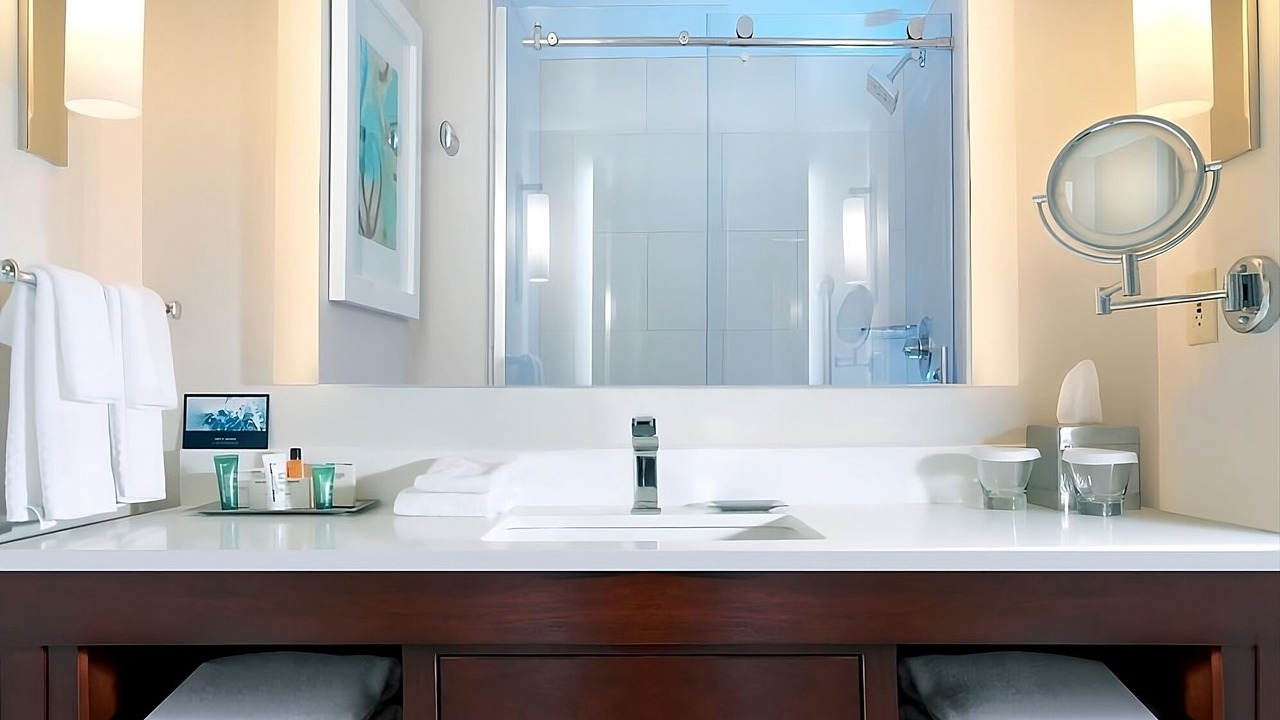 Photo of Bathroom in Park Shore