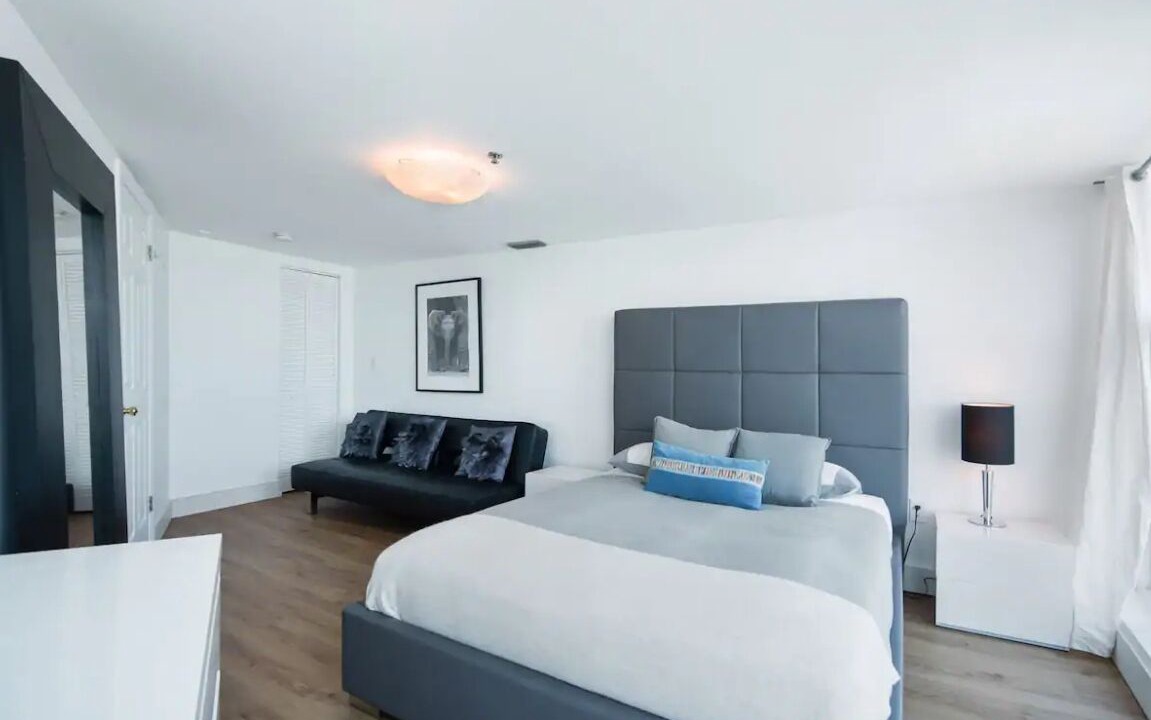 Photo of Bedroom in Mid Beach