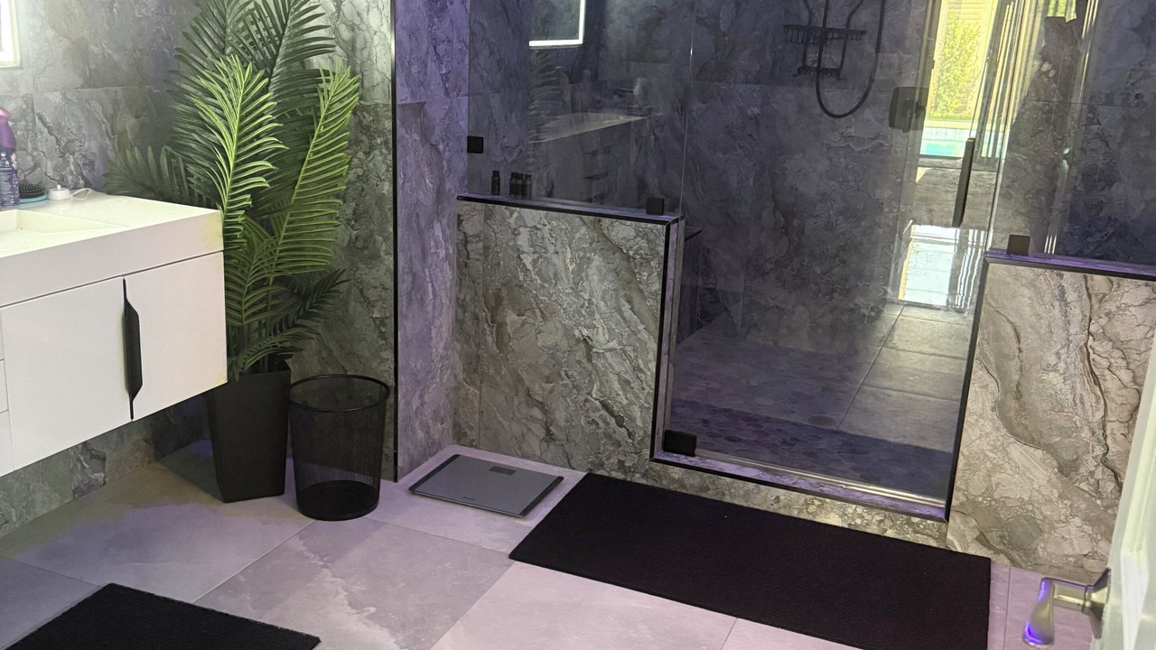 Photo of Bathroom in Kings Lake