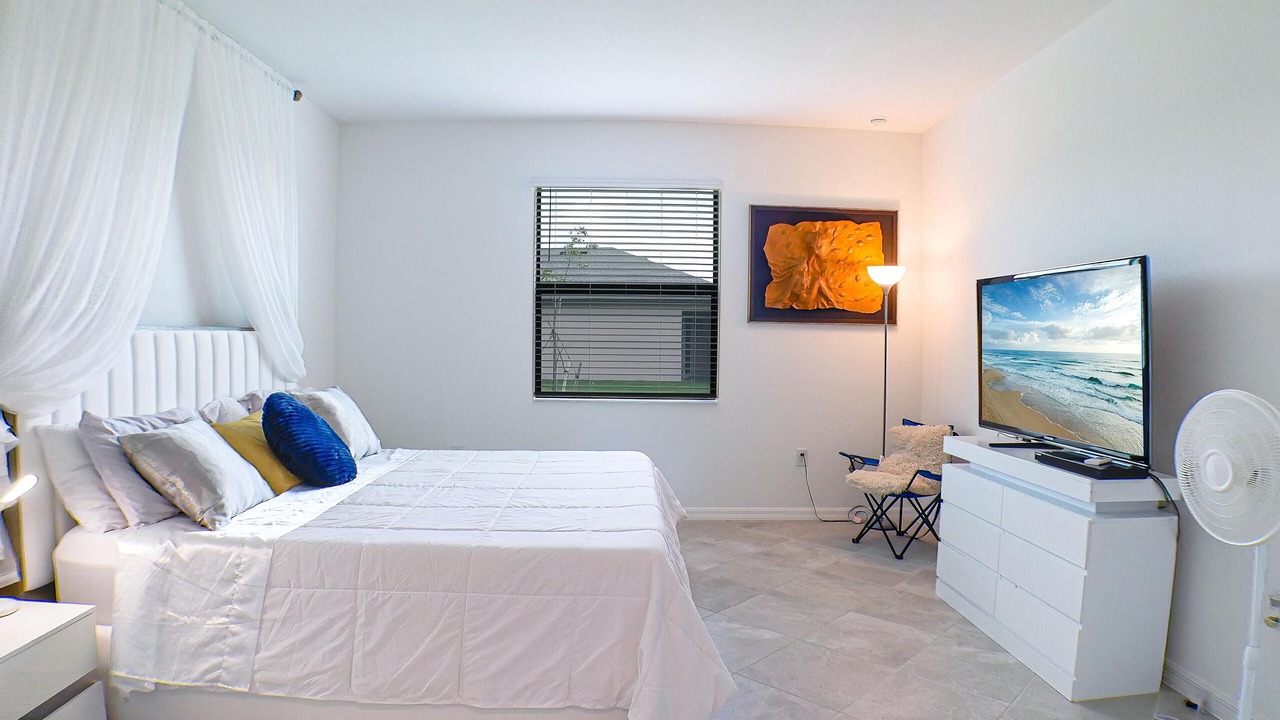Photo of Bedroom in River Hall