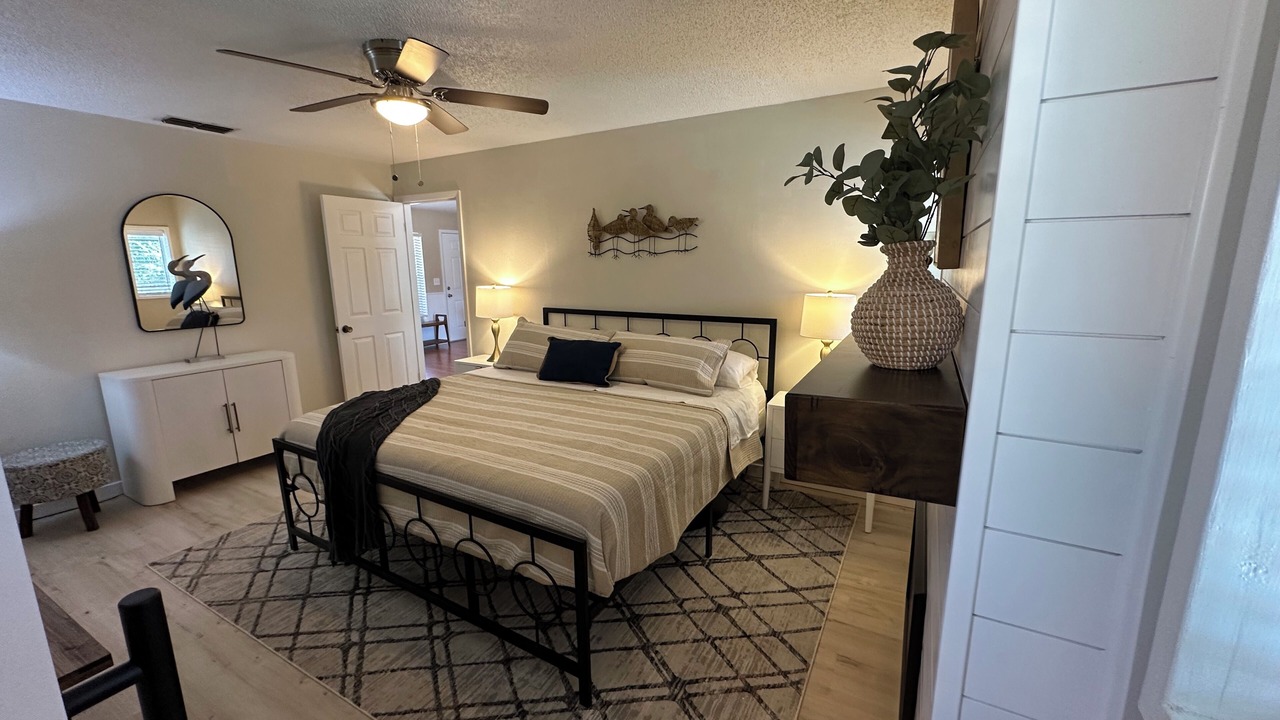 Photo of Bedroom in Gulf Gate Estates