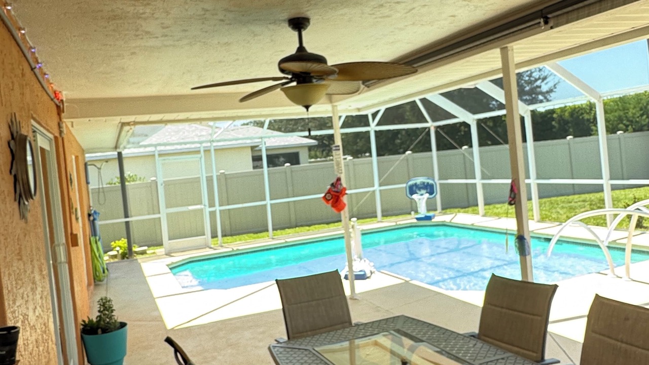 Photo of Outdoor in Pelican