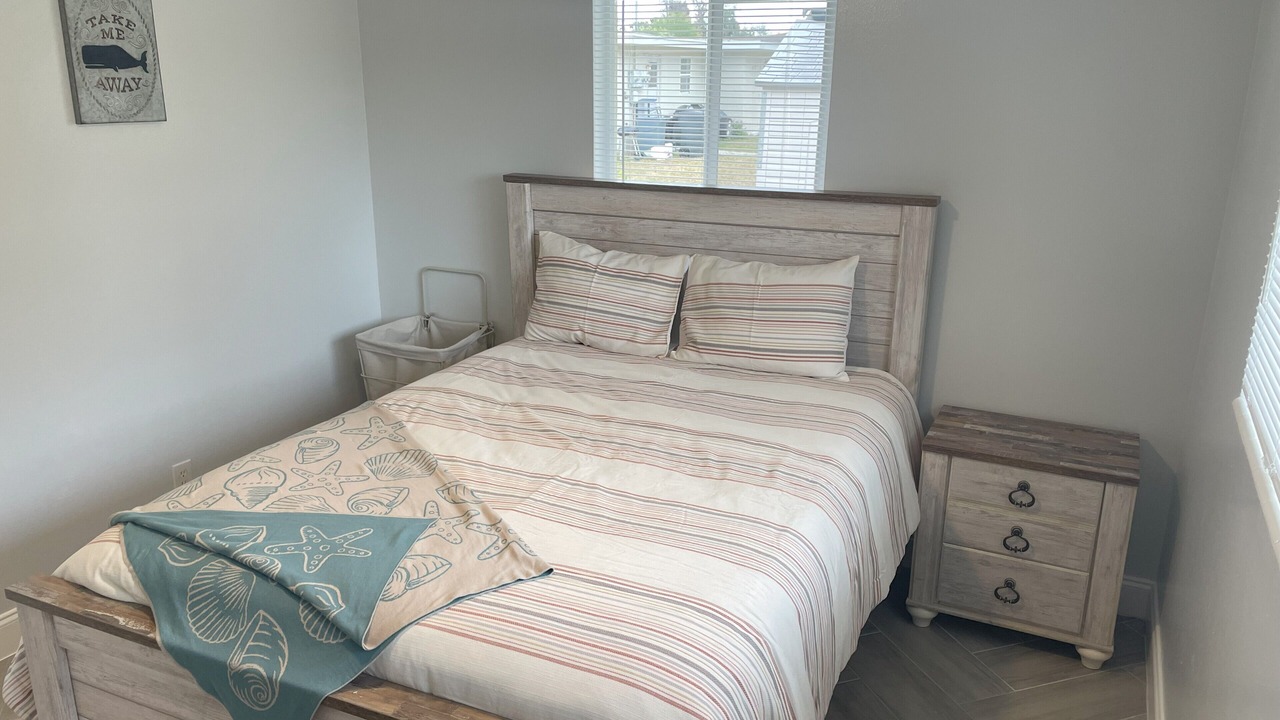 Photo of Bedroom in Warm Mineral Springs