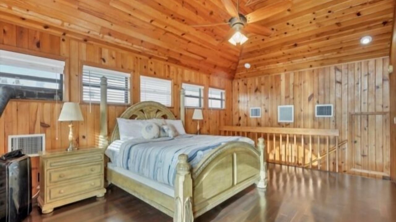 Photo of Bedroom in Palm Island