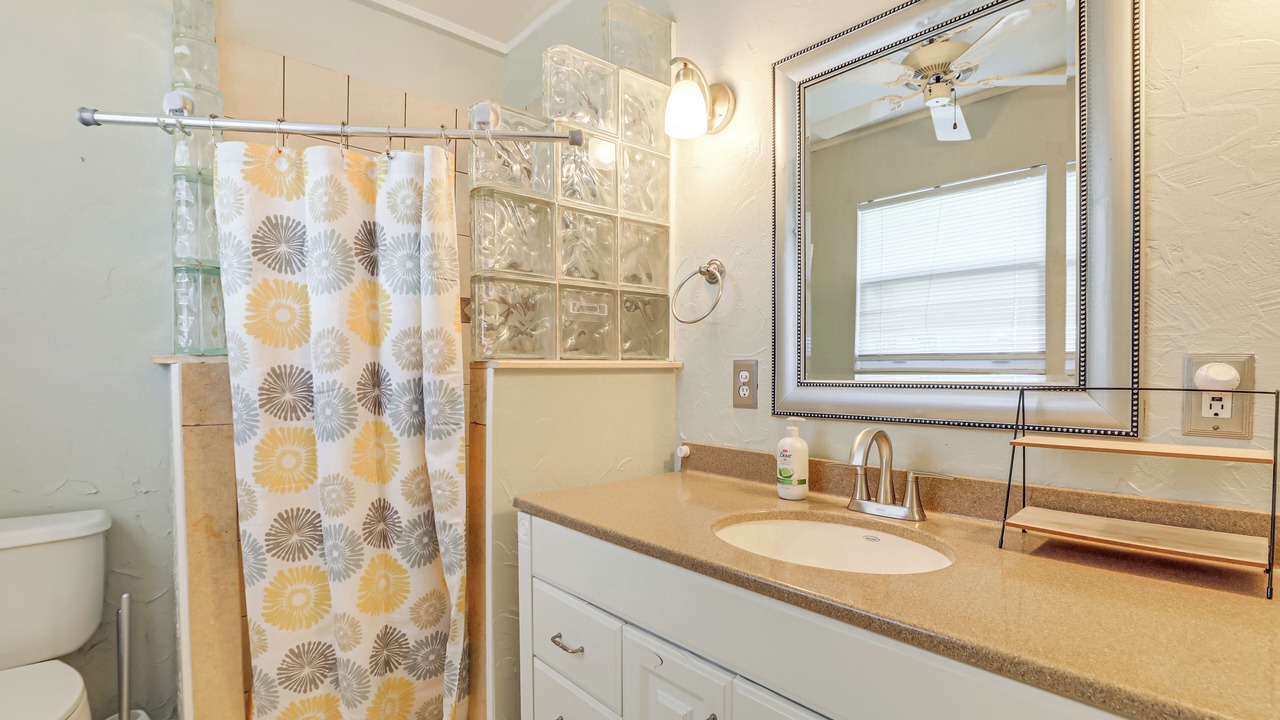 Photo of Bathroom in Venice Gardens